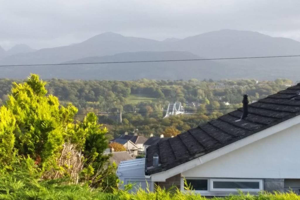 Snowdonia View On Isle Of Anglesey Villa Menai Bridge Exterior foto